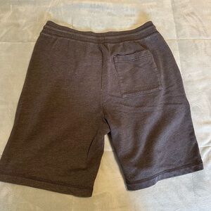 Gap
Men’s size L Sweat shorts